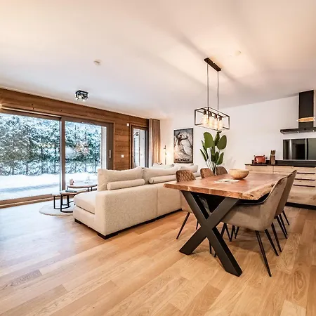 Apartman Apartment Osmose 002, Chatel - By Emerald Stay *