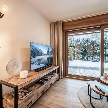 Apartman Apartment Osmose 002, Chatel - By Emerald Stay