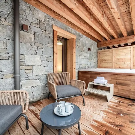 Apartment Osmose 002, Chatel - By Emerald Stay *